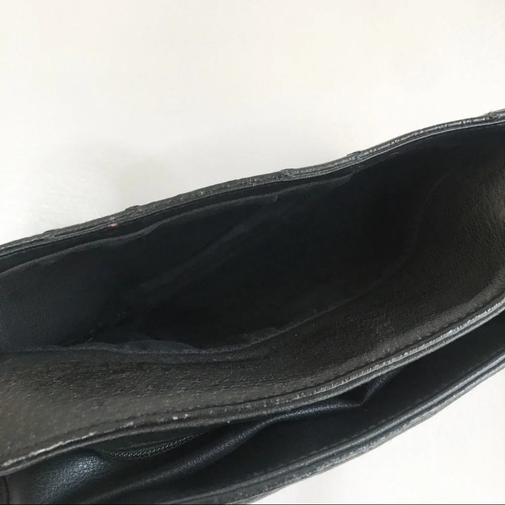 Vintage Inspired Embossed Leather Cross Body Bag Black One Size - Picture 5 of 14